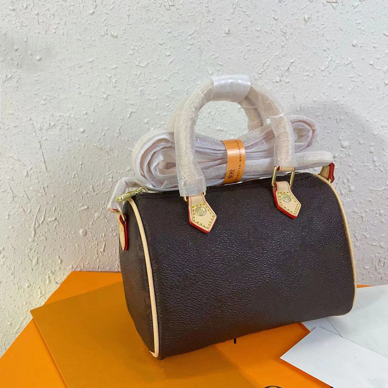 lvs handbag Shoulder Bags Crossbody designer bags luxury bag fashion oxidizing leather Utility Mini Pochette womens speedy hobo Quilted coin purse 9WTL, White3
lvs handbag Shoulder Bags Crossbody designer bags luxury bag fashion oxidizing leather Utility Mini Pochette womens speedy hobo Quilted coin purse 9WTL, White3