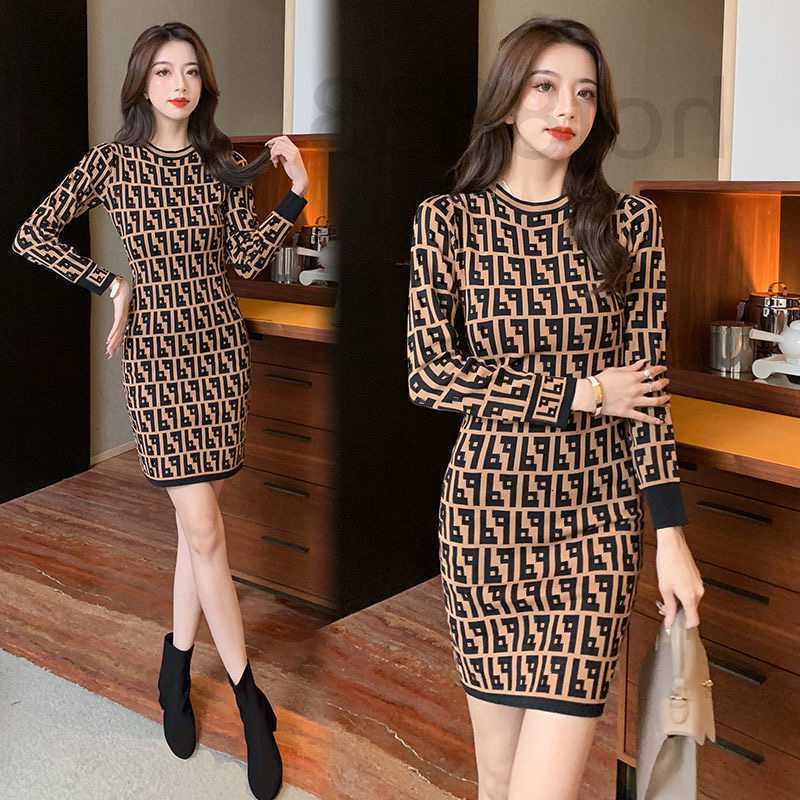 Casual Dresses designer Women Classic vintage Knit Dress Fashion clothes full letter Luxurious senior BIWD
Casual Dresses designer Women Classic vintage Knit Dress Fashion clothes full letter Luxurious senior BIWD