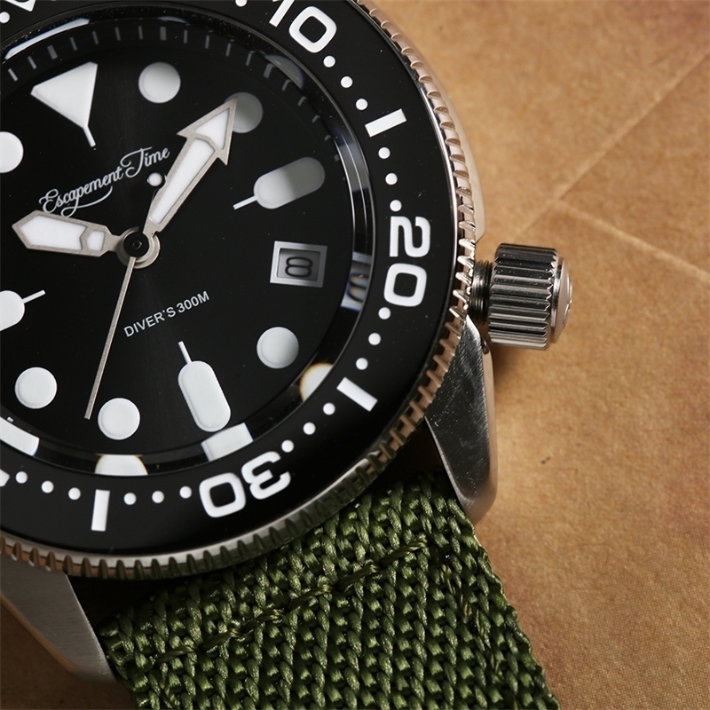 Wristwatches Escapement TimeQuartz 2S60 Movement Diver Water Sapphire Ceramic Bezel BGW9 300M Waterproof The battery lasts for ten years 221128