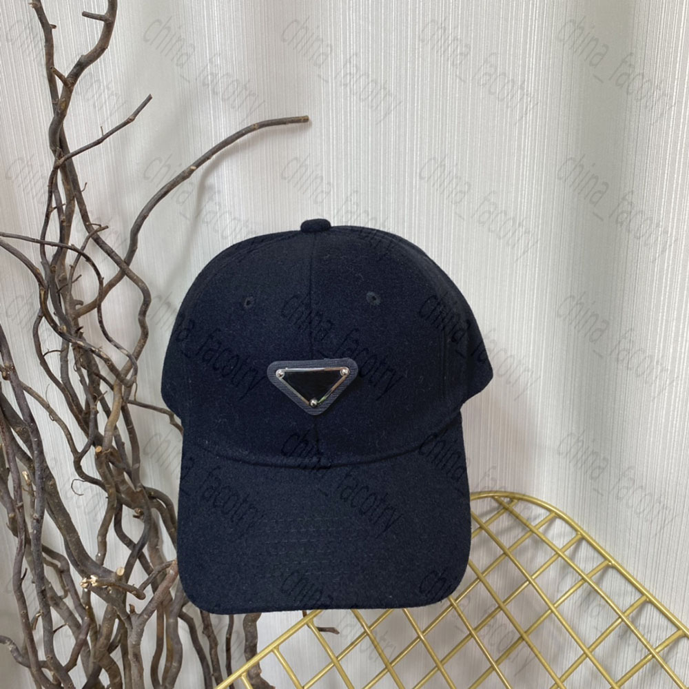 Designer Fashion Woolen Baseball Cap Leisure Outdoor Cold protection warm Peaked cap Couple hat, Black
Designer Fashion Woolen Baseball Cap Leisure Outdoor Cold protection warm Peaked cap Couple hat, Black