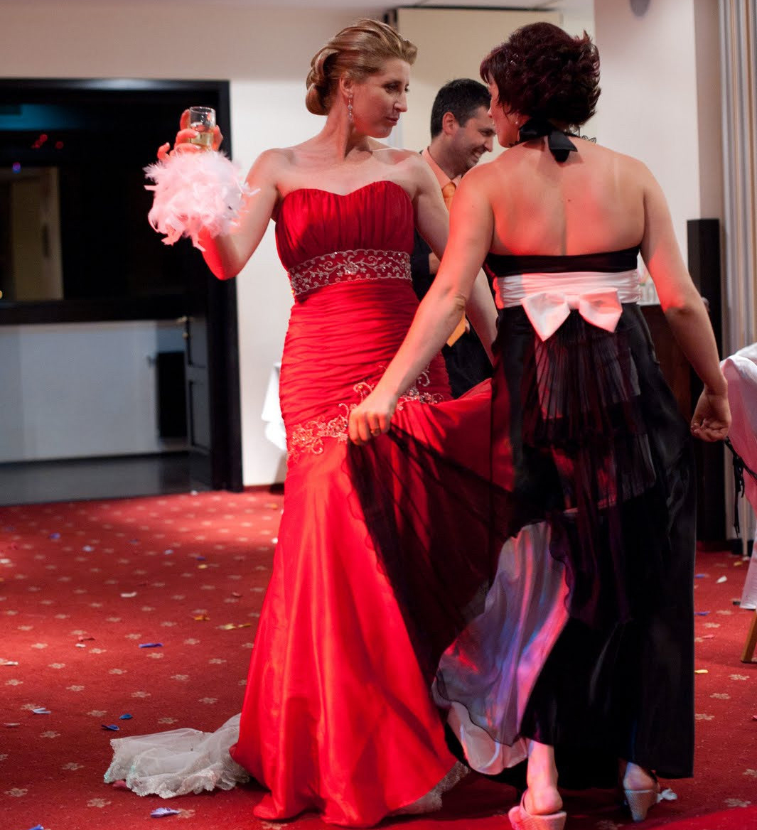 Vintage Red Mermaid Wedding Dress 2023 Sexy Strapless Beaded Lace Gothic Bride Dress Boho Chic Custom Bohemian Bridal Gowns Vestido De Noiva Robe Mari