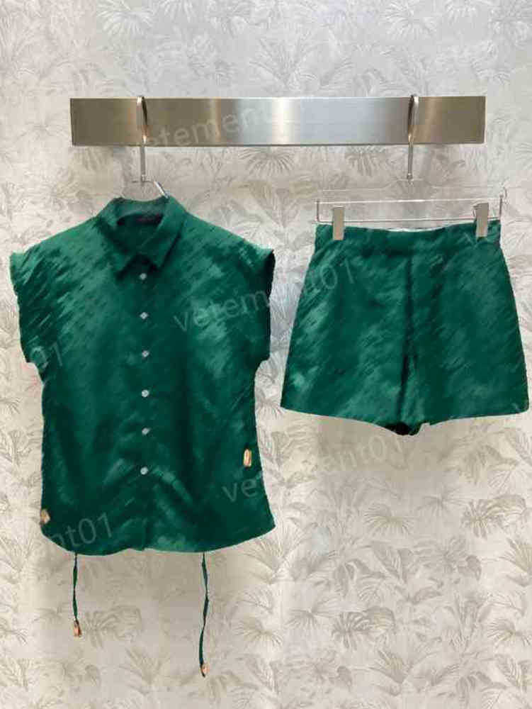 Womens Two Piece Pants Classic Lace Logo Shirt And High Waist Slit Shorts 2 Piece Sets Women Designer Tracksuits 0912
Womens Two Piece Pants Classic Lace Logo Shirt And High Waist Slit Shorts 2 Piece Sets Women Designer Tracksuits 0912