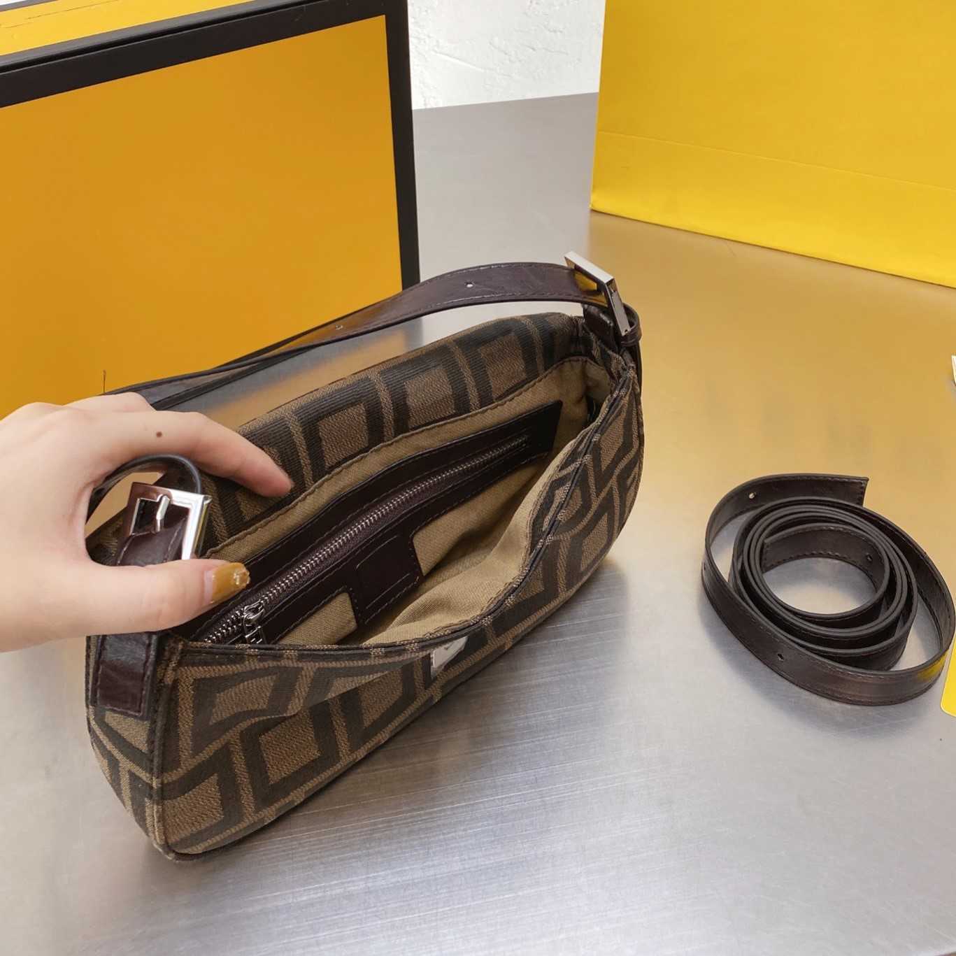 Wallet Designers Handbag Bag Shoulder Retro fashion Crossbody Purse Backpack vintage Letters Shopping Tote Has Zipper Pocket Women Luxury SRMS, Style f
Wallet Designers Handbag Bag Shoulder Retro fashion Crossbody Purse Backpack vintage Letters Shopping Tote Has Zipper Pocket Women Luxury SRMS, Style f
