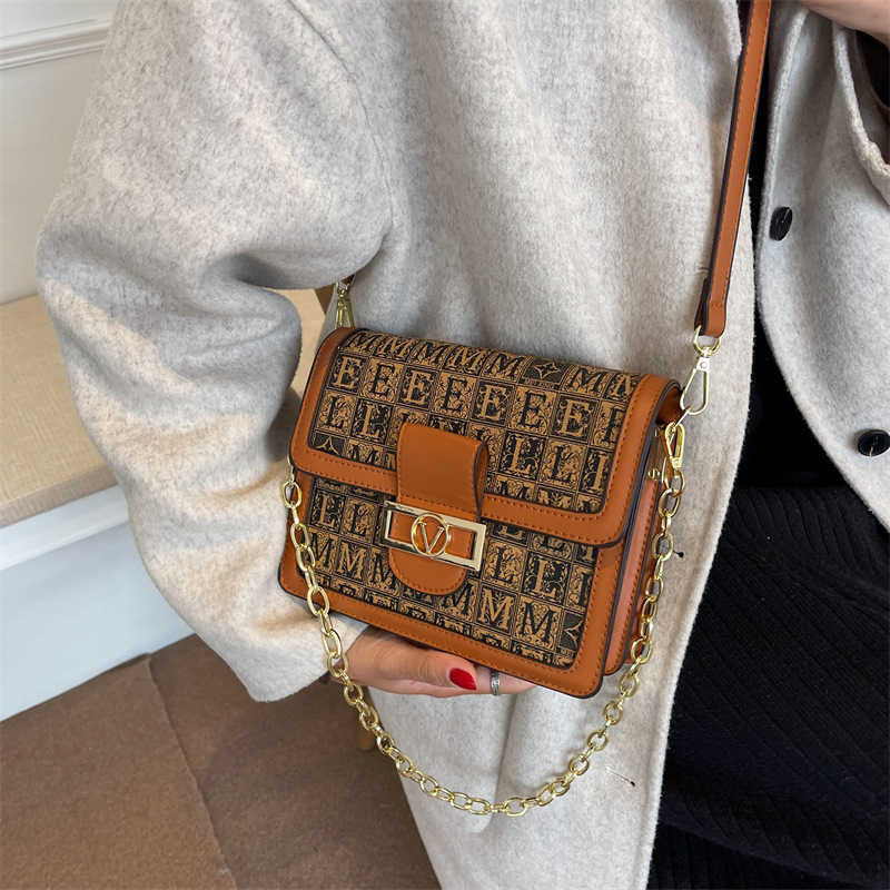 Design Bag Factory Wholesale and Retail Old Pattern Women's Leisure Fashion One Shoulder Versatile Portable Msenger Chain Contrast Color Small Square, Old flower brown
Design Bag Factory Wholesale and Retail Old Pattern Women's Leisure Fashion One Shoulder Versatile Portable Msenger Chain Contrast Color Small Square, Old flower brown