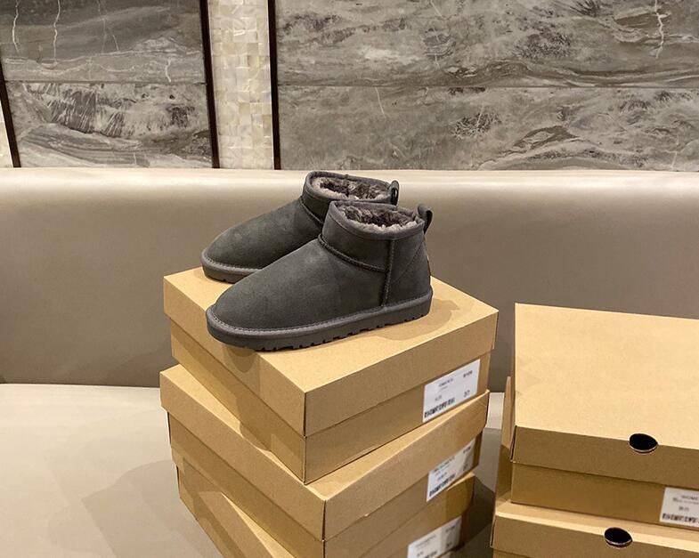 popular Trendy Women Short Booties Dress Ankle Boot Red-Bottoms Heels Boots Luxury Reds Soles Heel Womens Pumps Turela Suede Ankles Boots i7i0#
popular Trendy Women Short Booties Dress Ankle Boot Red-Bottoms Heels Boots Luxury Reds Soles Heel Womens Pumps Turela Suede Ankles Boots i7i0#