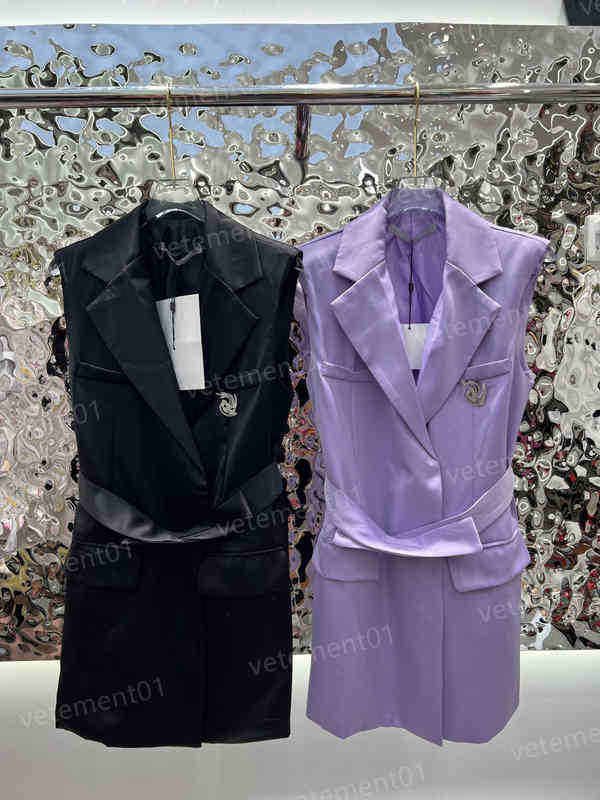 Womens Dress 2022ss Logo Rhinestone Brooch Decorative Suit Lapel Sleeveless Dresses Luxury Comfortable Designer Dresses Women
Womens Dress 2022ss Logo Rhinestone Brooch Decorative Suit Lapel Sleeveless Dresses Luxury Comfortable Designer Dresses Women