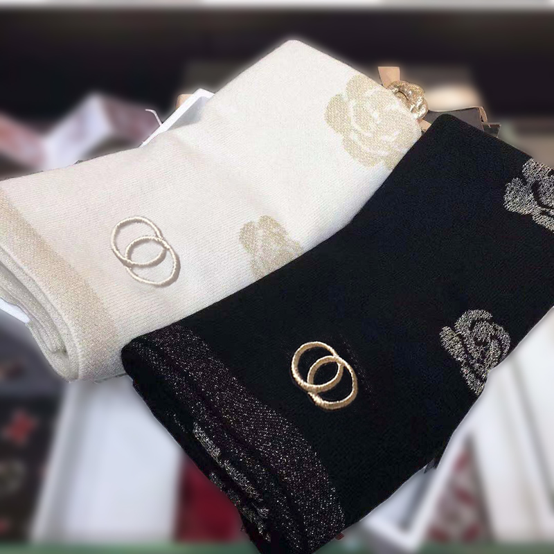 Brief Designer Scarves For Women 2 Color Scarf Mens Camellia Scarves Winter Outdoor Wool Accessories Christmas Gift C22113004
Brief Designer Scarves For Women 2 Color Scarf Mens Camellia Scarves Winter Outdoor Wool Accessories Christmas Gift C22113004