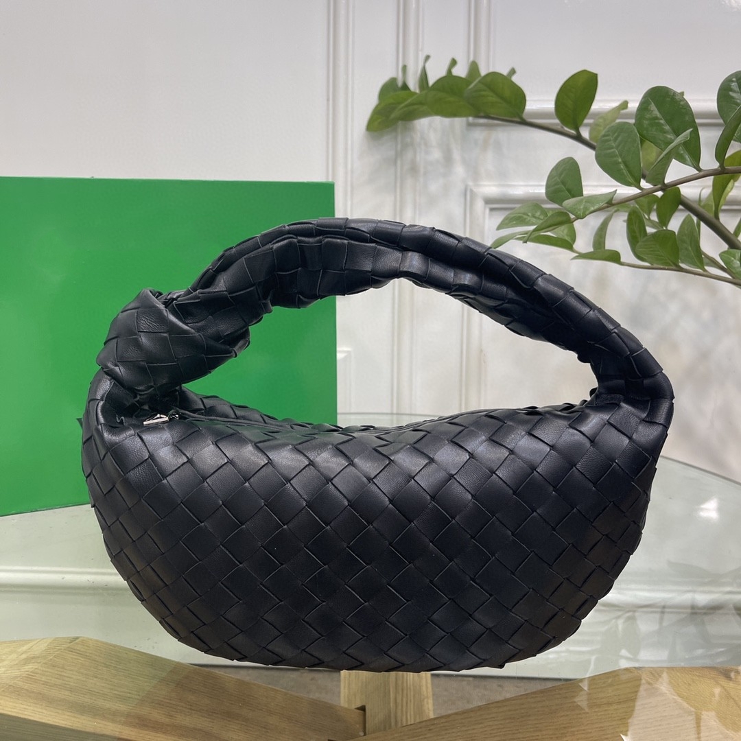 Classic Woven handbags ladies handbags European and American style designer gold hardware fashion leather, Black
Classic Woven handbags ladies handbags European and American style designer gold hardware fashion leather, Black