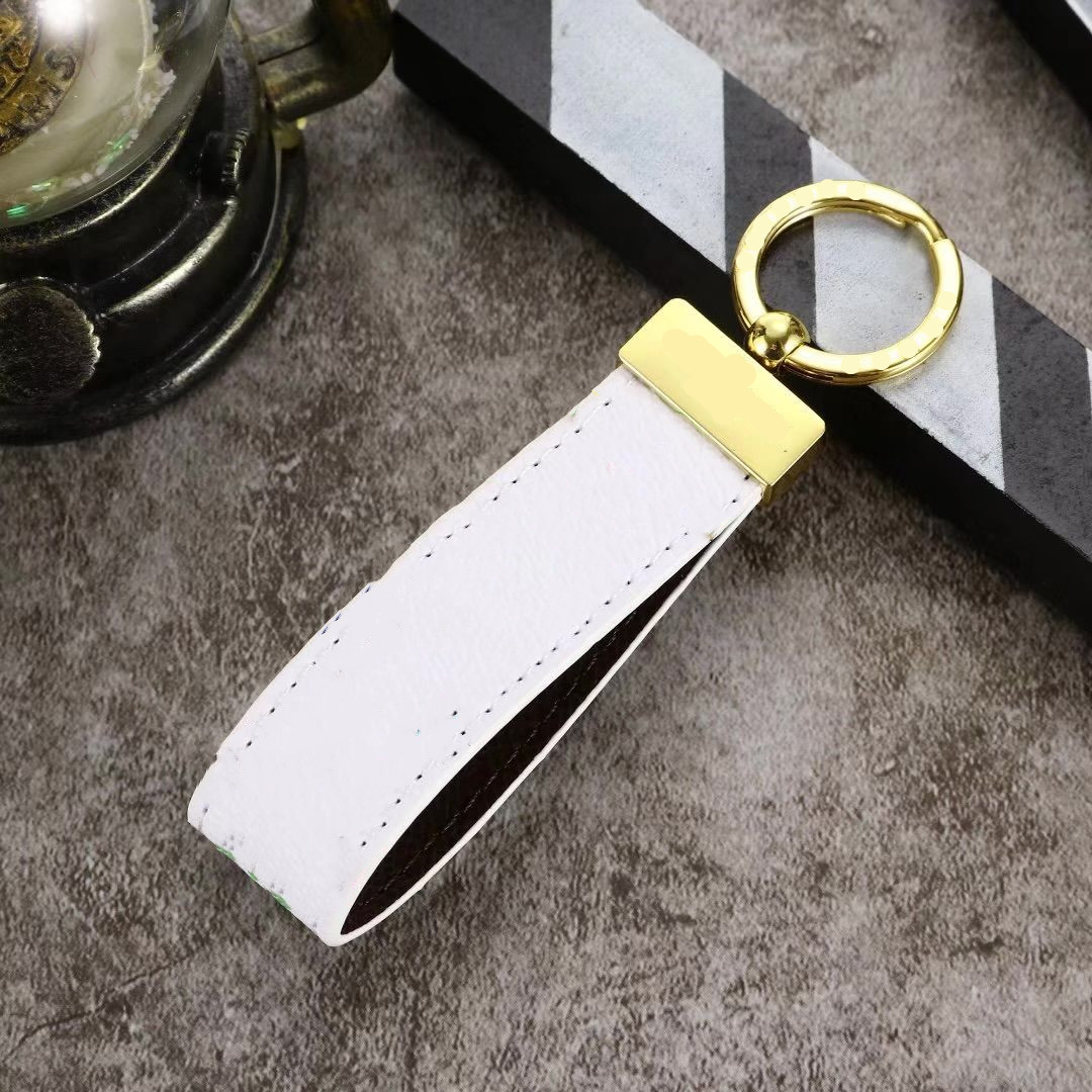 Keychain Key Chain Buckle lovers Car Keychain Handmade Leather Keychains Men Women Bags Pendant Accessories 8 Color with box and dust bag