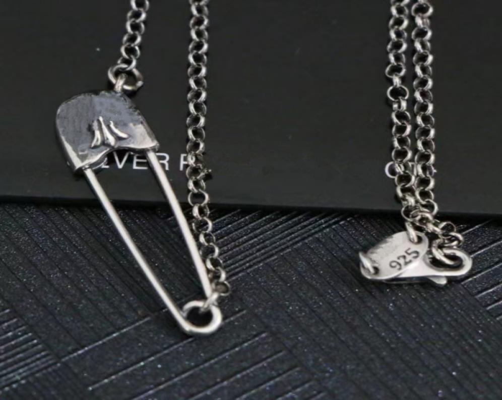 20FW CH Fashion pin pendant necklace chain bijoux for mens and women trend personality punk cross style Lovers gift hip hop jewelr8764595
20FW CH Fashion pin pendant necklace chain bijoux for mens and women trend personality punk cross style Lovers gift hip hop jewelr8764595