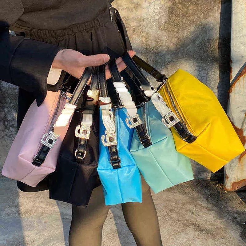 Fashion Imitation Silk Rhinestone Wang Shoulder Bag Fashion Diamond Women Bags High Quality Designer Luxury Purse and Handbag, Light blue
Fashion Imitation Silk Rhinestone Wang Shoulder Bag Fashion Diamond Women Bags High Quality Designer Luxury Purse and Handbag, Light blue