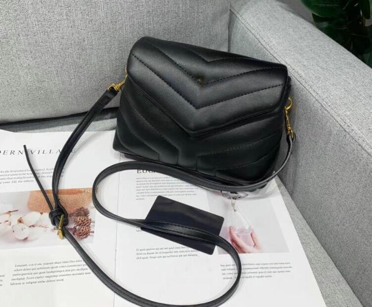 Fashion Handbags Shoulder Bags Luxurys Designer gold silver chain women Crossbody Handbag Genuine Leather bag Flip cover diagonal Messenger Purse, White
Fashion Handbags Shoulder Bags Luxurys Designer gold silver chain women Crossbody Handbag Genuine Leather bag Flip cover diagonal Messenger Purse, White