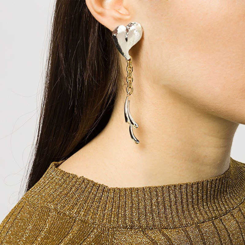 European And American Geometric Abstract Earrings Female Asymmetric Peach Heart-shaped Elegant Simple Earrings Jewelry 221202
European And American Geometric Abstract Earrings Female Asymmetric Peach Heart-shaped Elegant Simple Earrings Jewelry 221202