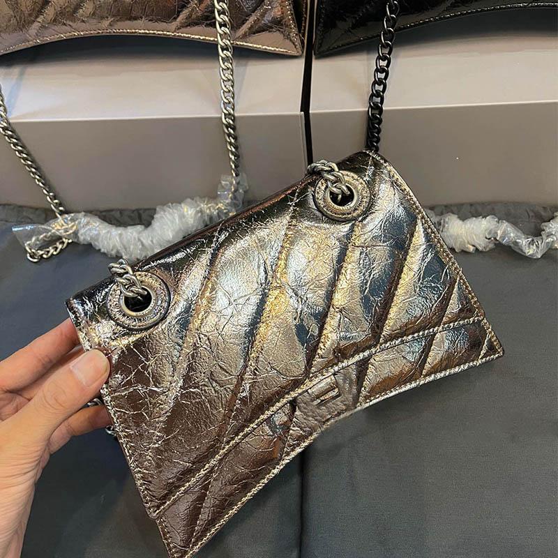 Designer trash bag Classic mini city hourglass crush chain bags womens luxury black white small leather shoulder crossbody bags camera tote purses
Designer trash bag Classic mini city hourglass crush chain bags womens luxury black white small leather shoulder crossbody bags camera tote purses