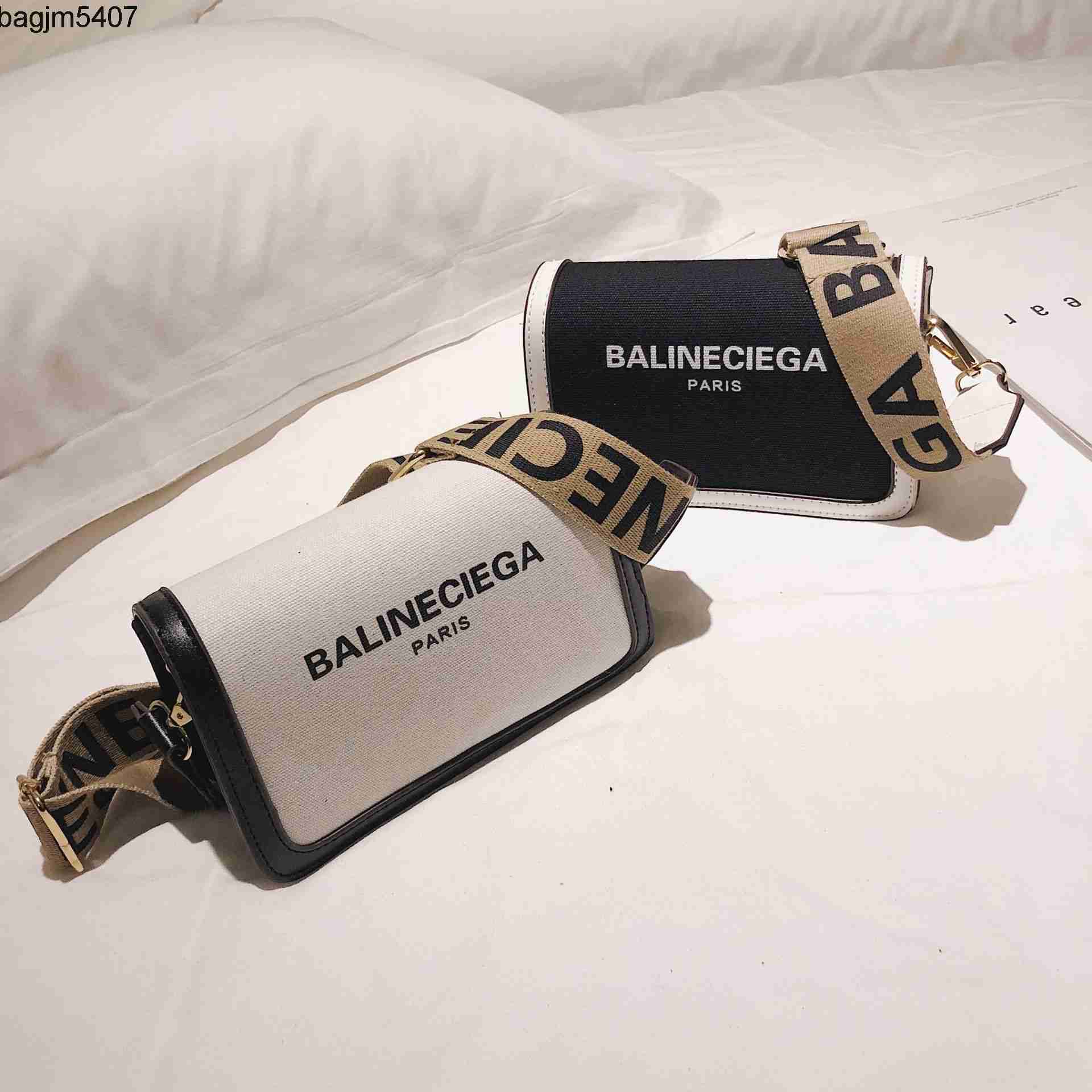 Design Bag Factory Wholesale and Retail Canvas Letter Printed Small Square Women's 2023 New Fashion Wide Shoulder Belt Msenger Single, White
Design Bag Factory Wholesale and Retail Canvas Letter Printed Small Square Women's 2023 New Fashion Wide Shoulder Belt Msenger Single, White