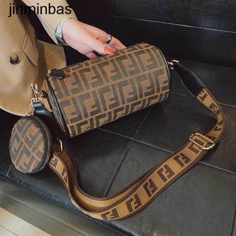 Tote Bag Factory Wholesale and Retail Canvas Cylinder Women's 2023 New Fashion Printed Boston Bag One Shoulder Msenger Pillow, Brown
Tote Bag Factory Wholesale and Retail Canvas Cylinder Women's 2023 New Fashion Printed Boston Bag One Shoulder Msenger Pillow, Brown