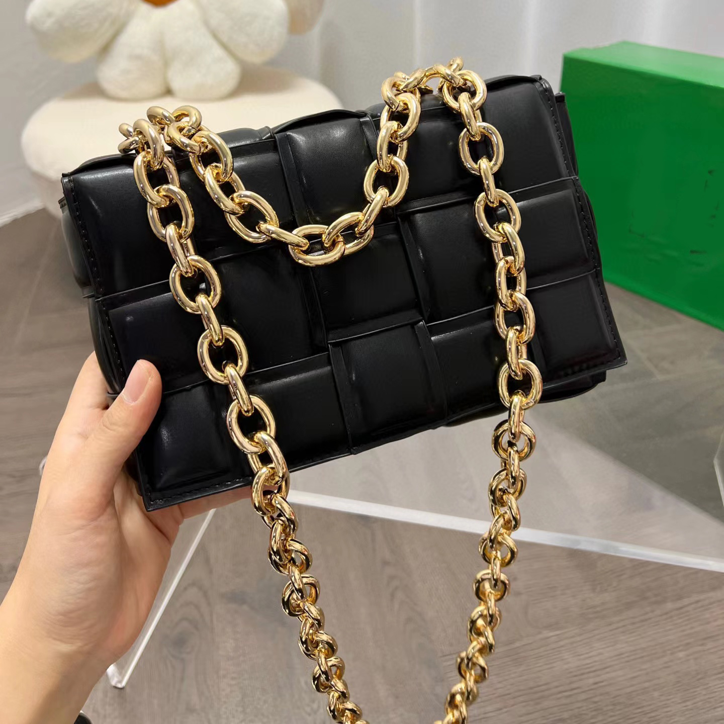 Wovenss bag Crossbody Fashion Shoulder Bags Luxury Designer Brand Handbags Women Letter Mobile Phone Purse Bag Wallet Lady Printing, Pic color with logo
Wovenss bag Crossbody Fashion Shoulder Bags Luxury Designer Brand Handbags Women Letter Mobile Phone Purse Bag Wallet Lady Printing, Pic color with logo