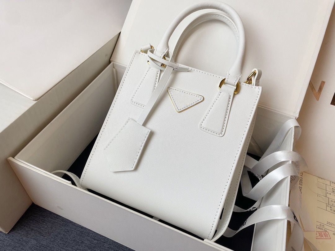 Topquality Genuine leather Shoulder tote Bag Women's men cross body Bags Luxury Designer woman fashion Shopping Bags Cases cards handbag Black
Topquality Genuine leather Shoulder tote Bag Women's men cross body Bags Luxury Designer woman fashion Shopping Bags Cases cards handbag Black