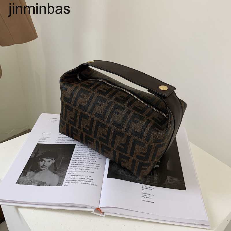 Tote Bag Factory Wholesale and Retail Portable Cosmetic New Large Capacity Travel Portable Storage Female Wash Procsing, M letter
Tote Bag Factory Wholesale and Retail Portable Cosmetic New Large Capacity Travel Portable Storage Female Wash Procsing, M letter