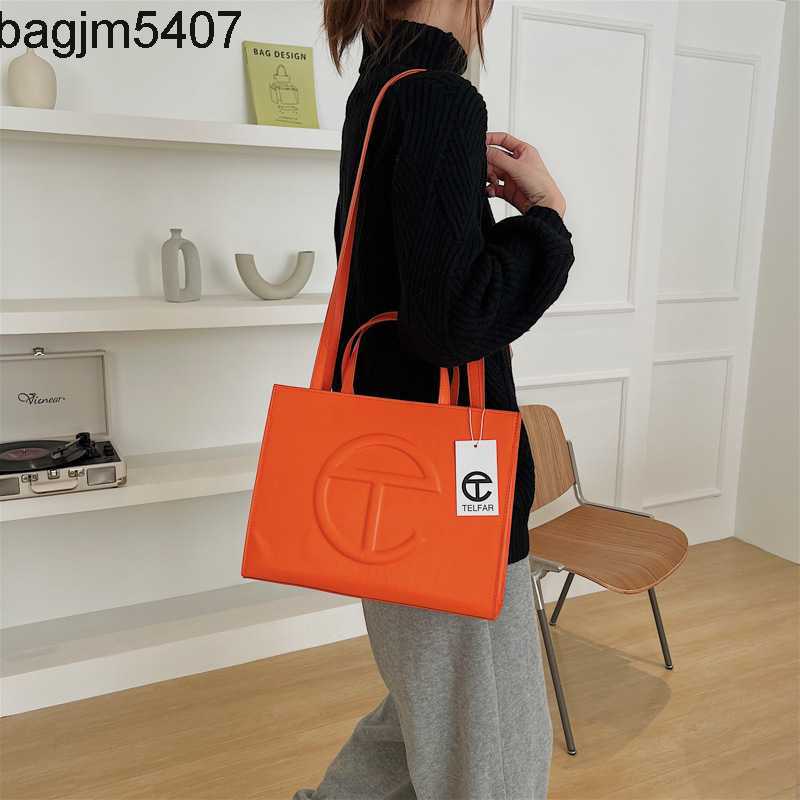Design Bag Factory Wholesale and Retail Bag Women's 2023 Korean Fashion Suit Small Square New Winter Versatile Portable Msenger Shoulder, White
Design Bag Factory Wholesale and Retail Bag Women's 2023 Korean Fashion Suit Small Square New Winter Versatile Portable Msenger Shoulder, White