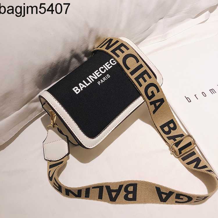 Design Bag Factory Wholesale and Retail Small Black Texture Women's Single Shoulder Bag Msenger Fashion Korean Small Is Cheap, White
Design Bag Factory Wholesale and Retail Small Black Texture Women's Single Shoulder Bag Msenger Fashion Korean Small Is Cheap, White