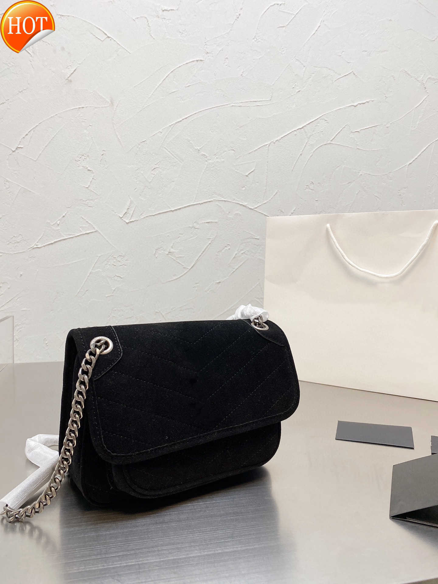 Women's Luxury Designers Shoulder Bags Fashion Classic Samoni Messenger Bag Versatile Portable Texture Chain Crossbody Bag Factory Direct Sales, Black
Women's Luxury Designers Shoulder Bags Fashion Classic Samoni Messenger Bag Versatile Portable Texture Chain Crossbody Bag Factory Direct Sales, Black