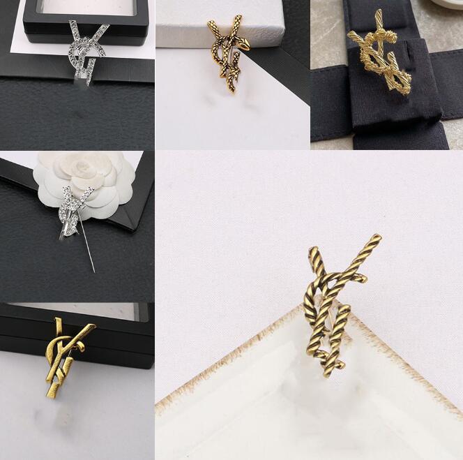 20style Women Letter Pins Designer Brooches Vintage Design Crystal Pearl Hollow Brooch Suit Pin Wedding Jewelry Accessories
20style Women Letter Pins Designer Brooches Vintage Design Crystal Pearl Hollow Brooch Suit Pin Wedding Jewelry Accessories
