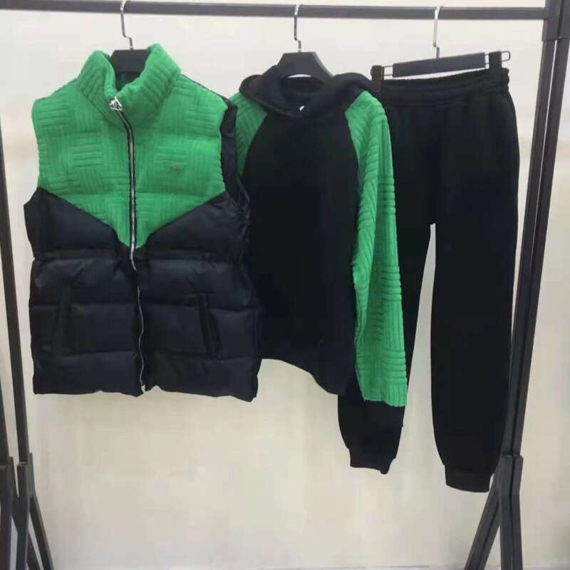 Bvs Women Tracksuits Designer Hoodie Sweatpants Vest Three-piece Classic Plaid Embroidery Stitching Hooded Sweater Down Jacket Sports Suit, Green
Bvs Women Tracksuits Designer Hoodie Sweatpants Vest Three-piece Classic Plaid Embroidery Stitching Hooded Sweater Down Jacket Sports Suit, Green