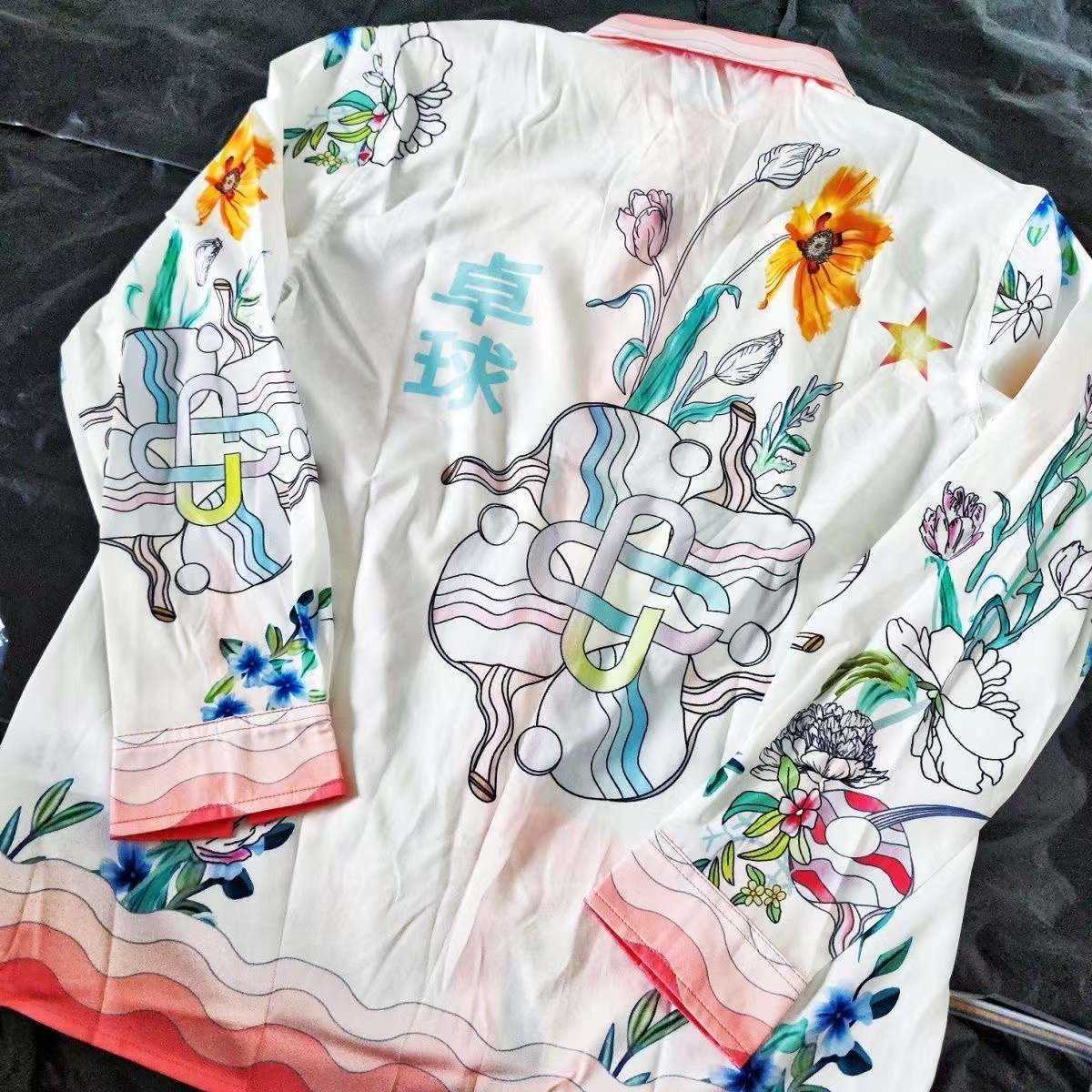 Casa mens Casual shirts Casablanc Silk Long Sleeve designer t shirt man Hawaiian Print Hip Hop Loose Lapel Cardigan tshirt style D796, No.3
Casa mens Casual shirts Casablanc Silk Long Sleeve designer t shirt man Hawaiian Print Hip Hop Loose Lapel Cardigan tshirt style D796, No.3