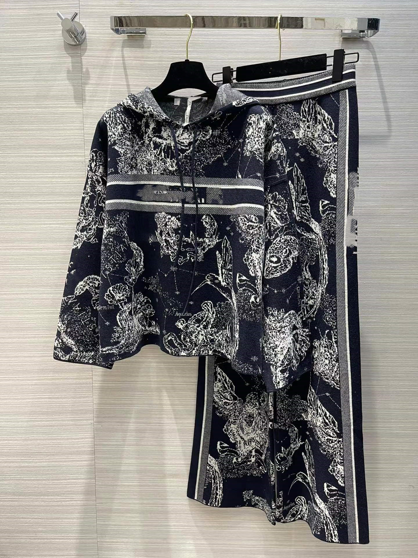Women's Two Piece Pants 2022 New Autumn Winter Hooded Long Sleeve Print And Brand Same Style 2 Pieces Sets Coat 10-06, Picture color
Women's Two Piece Pants 2022 New Autumn Winter Hooded Long Sleeve Print And Brand Same Style 2 Pieces Sets Coat 10-06, Picture color
