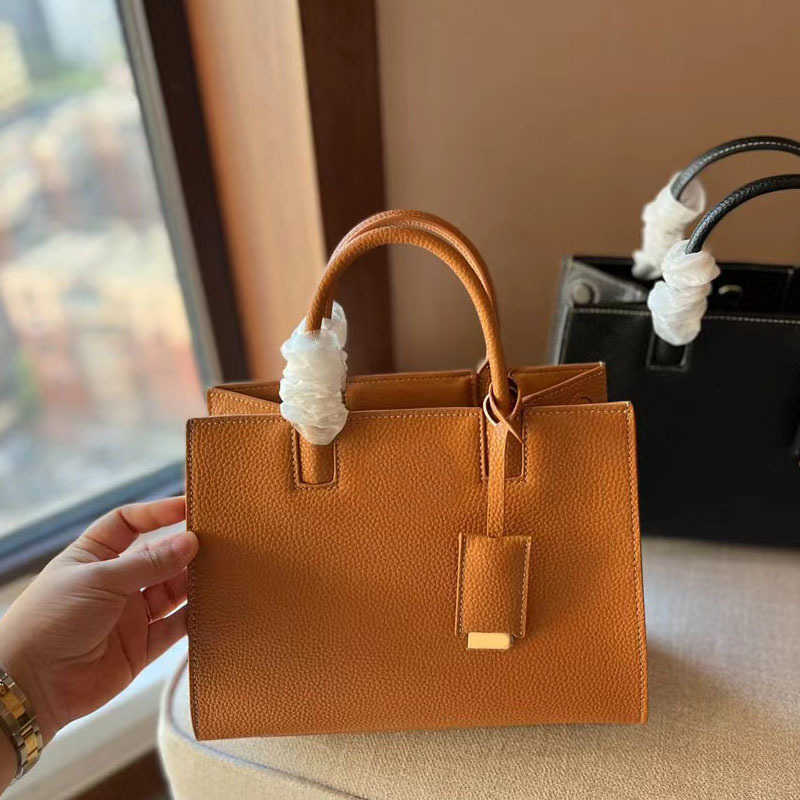 Designer Luxury Balencigas Bags bags for womens brown crossbody handbags vintage Burbrery Onthego Paris Plaid totes mens bag Purses Shoulder wallet SJZ1, Black
Designer Luxury Balencigas Bags bags for womens brown crossbody handbags vintage Burbrery Onthego Paris Plaid totes mens bag Purses Shoulder wallet SJZ1, Black