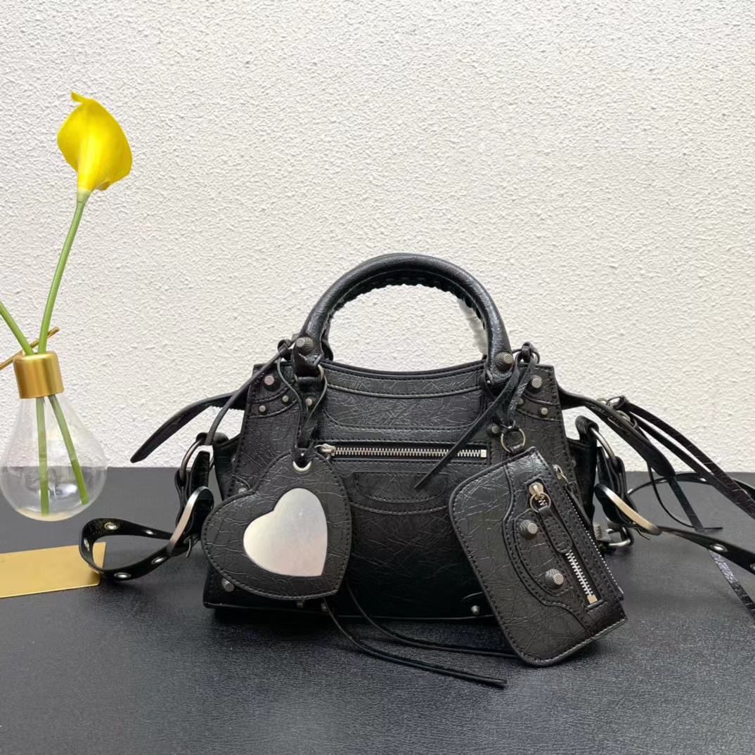 7A Handbag Woman Tote large capacity new Neo Cagole locomotive bag single shoulder Love mirror rivet design imported leather 2022 B designer zipper, Silver
7A Handbag Woman Tote large capacity new Neo Cagole locomotive bag single shoulder Love mirror rivet design imported leather 2022 B designer zipper, Silver