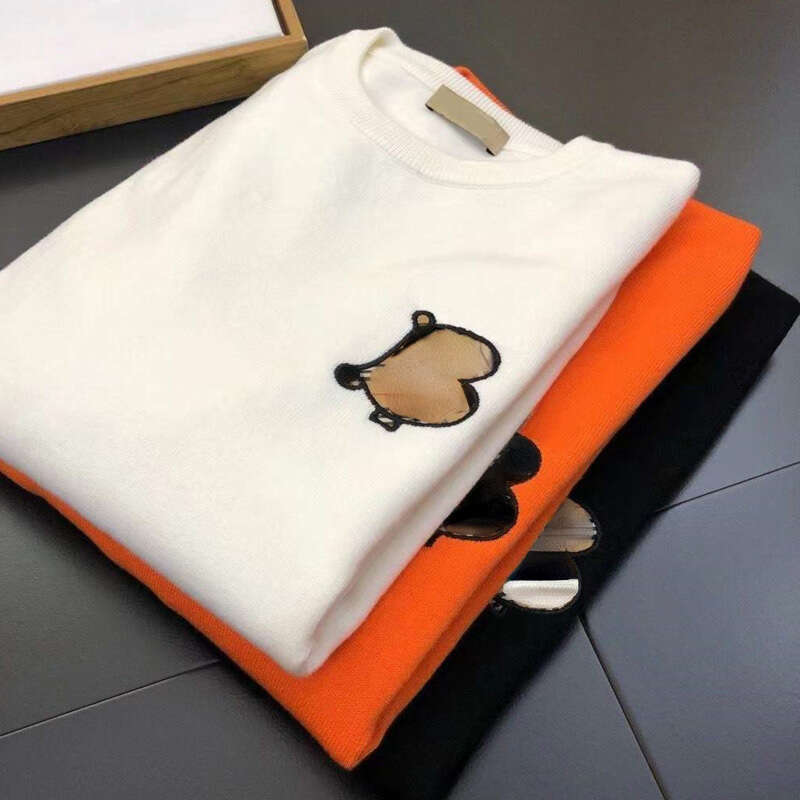 22ss bb Mens Sweater Wool Coat Tb Embroidered Round Neck Sweatshirt Designer Sweaters Men Women Pullover Jacket, Orange (half high collar)
22ss bb Mens Sweater Wool Coat Tb Embroidered Round Neck Sweatshirt Designer Sweaters Men Women Pullover Jacket, Orange (half high collar)
