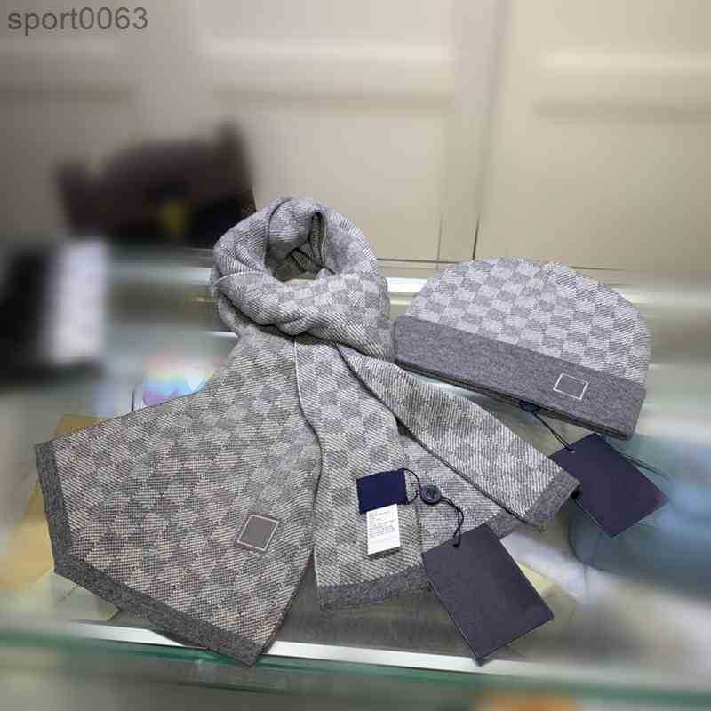 HIGH Quality Classic lattice Winter hats designers bone cap Men women Couple scarf hat two-piece suit Scarf Caps Scarves Sets
HIGH Quality Classic lattice Winter hats designers bone cap Men women Couple scarf hat two-piece suit Scarf Caps Scarves Sets