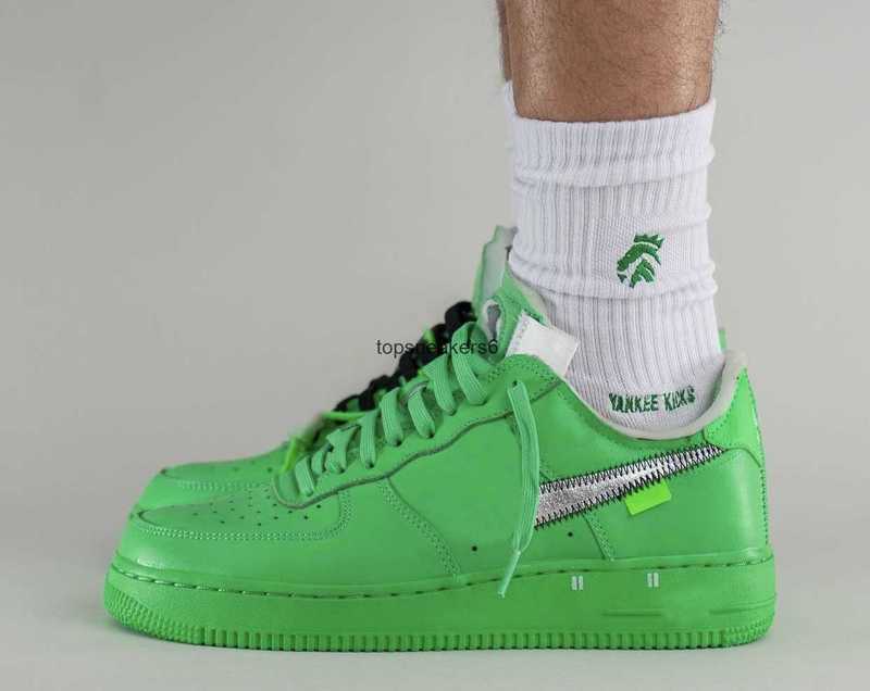 Authentic 1 Low Light Green Spark Running Shoes Metallic Silver Off Lemonade Gold MCA Blue MoMA Volt Sneakers Black White Men Women Sports, #18
Authentic 1 Low Light Green Spark Running Shoes Metallic Silver Off Lemonade Gold MCA Blue MoMA Volt Sneakers Black White Men Women Sports, #18