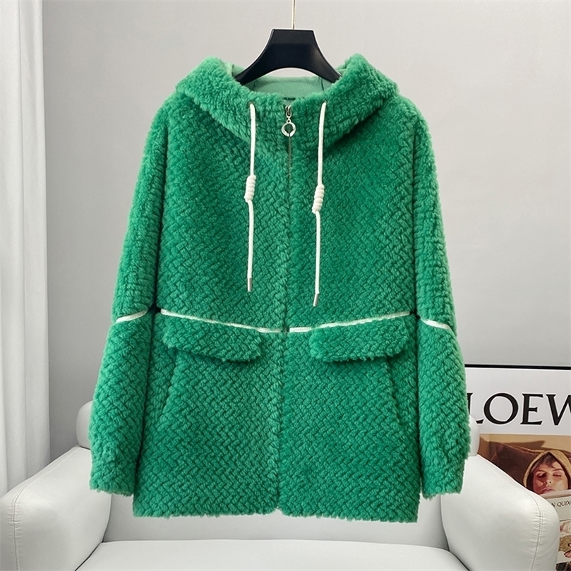 Womens Fur Faux Fur PUDI Fashion Real Wool Fur Coat Winter Soft Sport Women Jacket CT236 220930