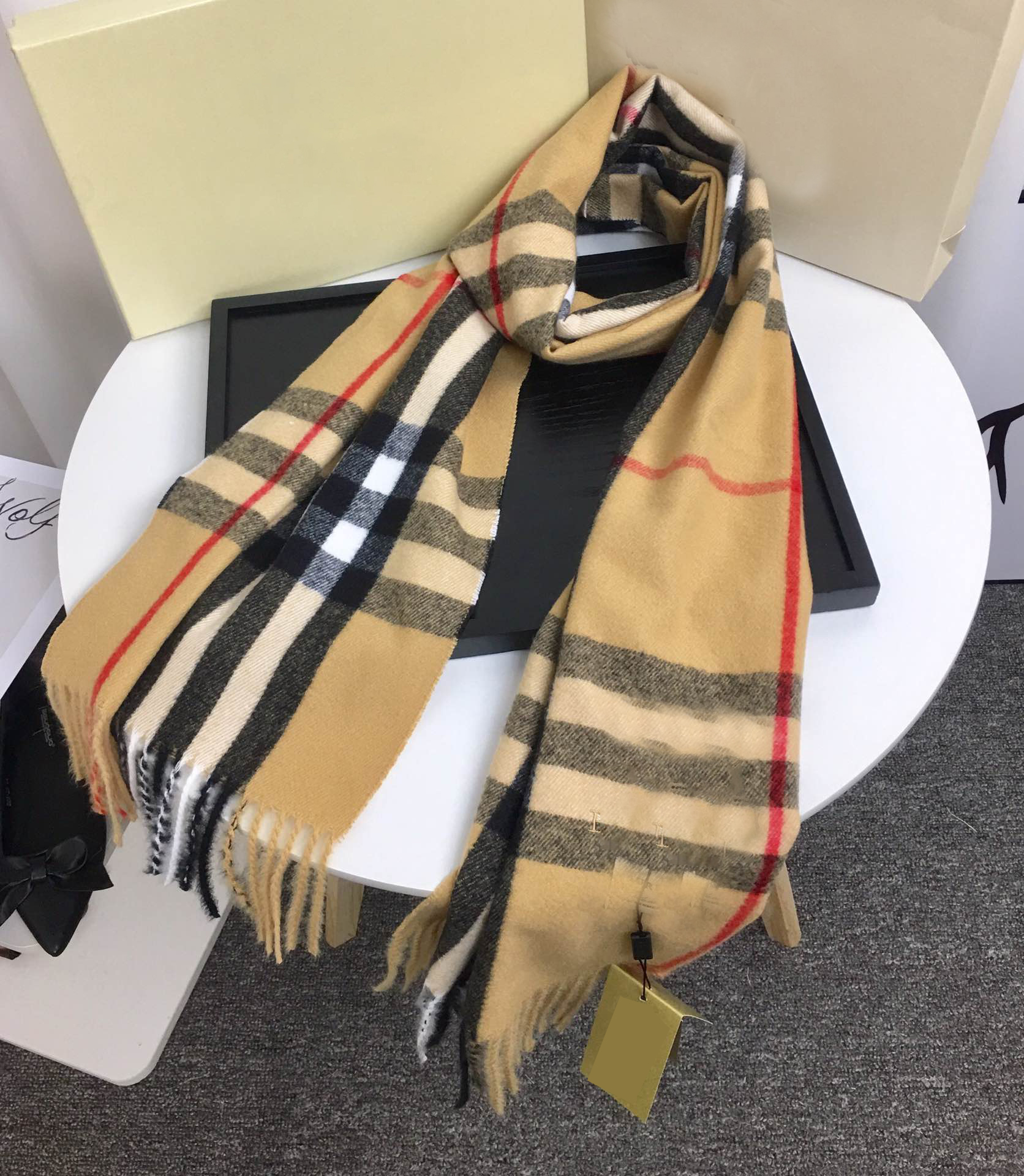 Winter scarf designers fashion luxury cashmere scarves womens scarfs sciarpa schal scarfs echarpe scarfes soft touch warm wraps long shawls for woman mix colors
Winter scarf designers fashion luxury cashmere scarves womens scarfs sciarpa schal scarfs echarpe scarfes soft touch warm wraps long shawls for woman mix colors
