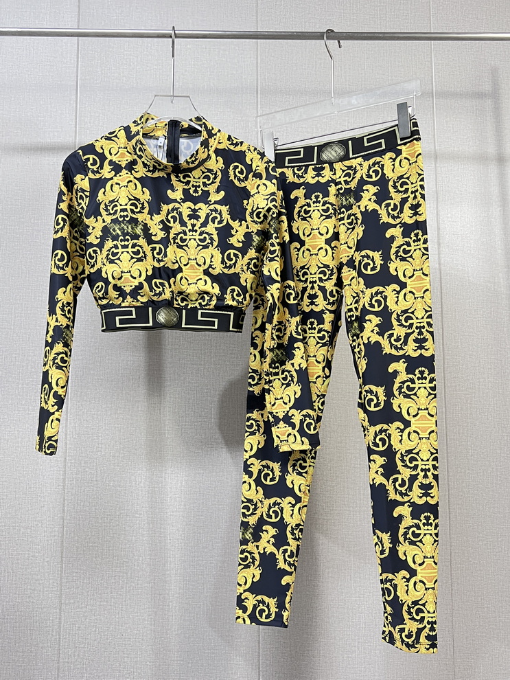 Women's Tracksuits Highly Elastic Yoga Outfits Gradient Color Gym Wear Designer Letter Printing Tracksuit Womens Breathable Fitness Wears
Women's Tracksuits Highly Elastic Yoga Outfits Gradient Color Gym Wear Designer Letter Printing Tracksuit Womens Breathable Fitness Wears
