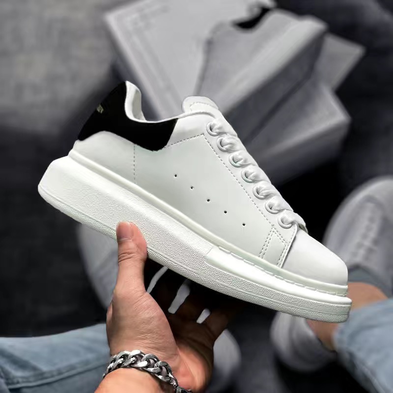 Ladies dress shoes flat sneakers designer oversized white black leather luxury velvet suede women's shoes laces, Box
Ladies dress shoes flat sneakers designer oversized white black leather luxury velvet suede women's shoes laces, Box