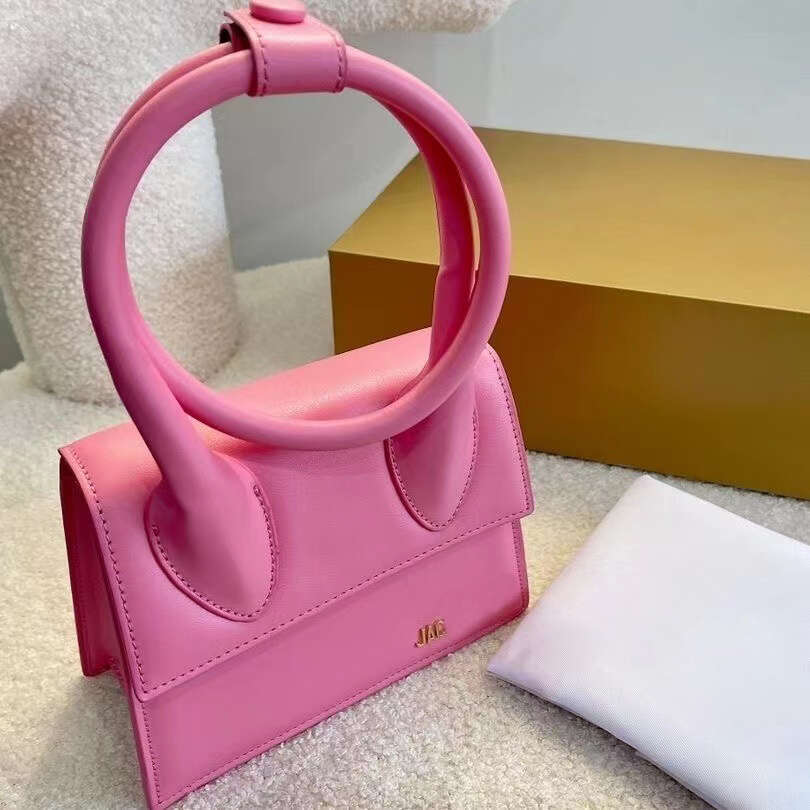 Designer luxury Women Bags Jacquemuity The Tote Bag JAC Wallet Shoulder Purse Crossbody Classic Leather Handbag Large Capacity 7A High Quality zhouzhoubao123 KW85
Designer luxury Women Bags Jacquemuity The Tote Bag JAC Wallet Shoulder Purse Crossbody Classic Leather Handbag Large Capacity 7A High Quality zhouzhoubao123 KW85