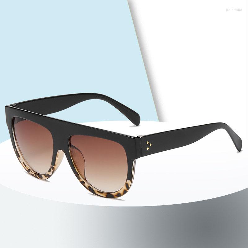 Sunglasses Brand Fashion Retro Ladies Men's Large Frame Gradient Street Light Color Trend UV400
Sunglasses Brand Fashion Retro Ladies Men's Large Frame Gradient Street Light Color Trend UV400