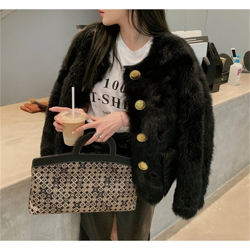 Womens Fur Faux Winter Thicken Warm Jacket Coat Women Casual Fashion Overcoat Fluffy Cozy Loose Outerwear High Quality D17 220930, White
Womens Fur Faux Winter Thicken Warm Jacket Coat Women Casual Fashion Overcoat Fluffy Cozy Loose Outerwear High Quality D17 220930, White