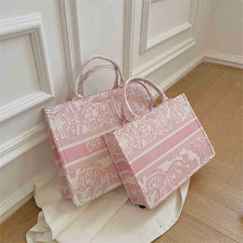 Fashion Makeup Shopping Bags Women's Wallet Book Lady Handbags Versatile Large Capacity Embroidered Tote Trendy Classic Handbag Shoulder Bag
Fashion Makeup Shopping Bags Women's Wallet Book Lady Handbags Versatile Large Capacity Embroidered Tote Trendy Classic Handbag Shoulder Bag