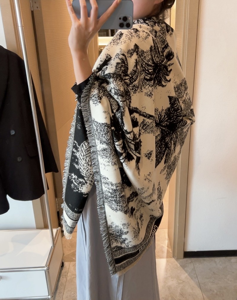 2022 fashion Paris design 100% Cashmere Scarf men's and women's same brand letter scarf large shawl warm thickened wool 140cmx140cm
2022 fashion Paris design 100% Cashmere Scarf men's and women's same brand letter scarf large shawl warm thickened wool 140cmx140cm