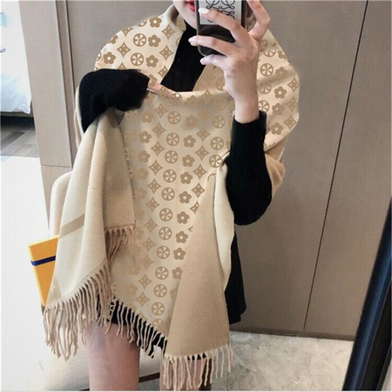 22 fashion Paris design 100% Cashmere Scarf men's and women's same brand letter scarf large shawl warm thickened wool 70cm x 180cm
22 fashion Paris design 100% Cashmere Scarf men's and women's same brand letter scarf large shawl warm thickened wool 70cm x 180cm
