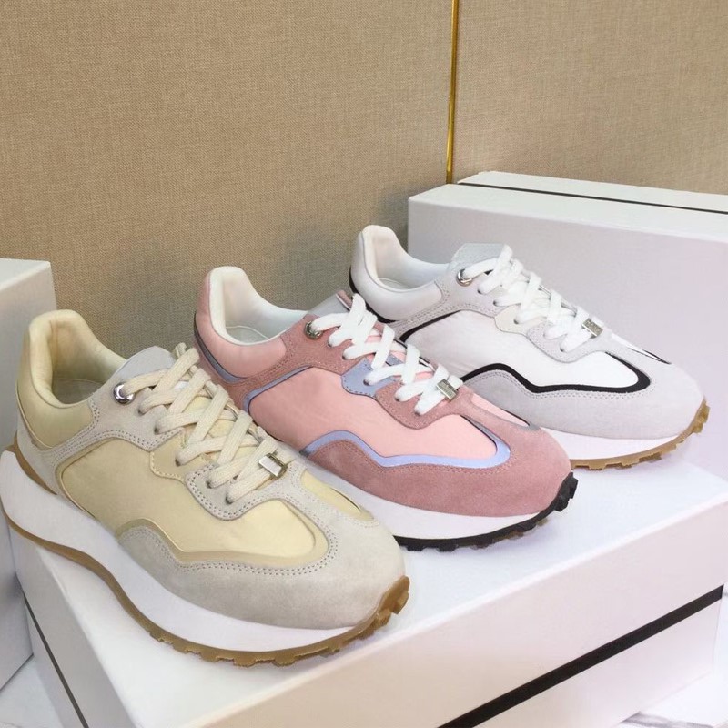 Men platform gym Casual shoes women Travel leather lace-up Trainers sneaker 100% cowhide Letters Thick bottom woman designer shoe Flat lady sneakers size 34-45 With box, Black+white
Men platform gym Casual shoes women Travel leather lace-up Trainers sneaker 100% cowhide Letters Thick bottom woman designer shoe Flat lady sneakers size 34-45 With box, Black+white