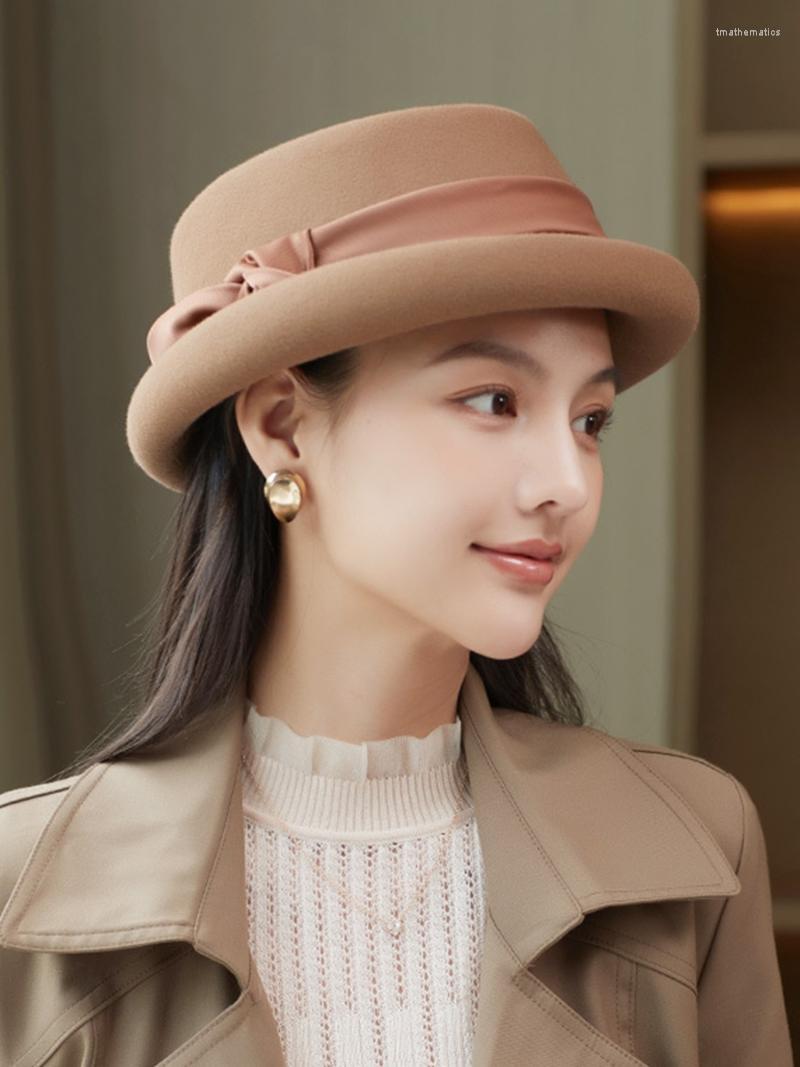 Berets Vintage Pork Pie Hat Women 3cm Small Brim Wool Felt Fedora Black Lady Party Jazz Ribbon Trilby Cloche HatsBerets
Berets Vintage Pork Pie Hat Women 3cm Small Brim Wool Felt Fedora Black Lady Party Jazz Ribbon Trilby Cloche HatsBerets
