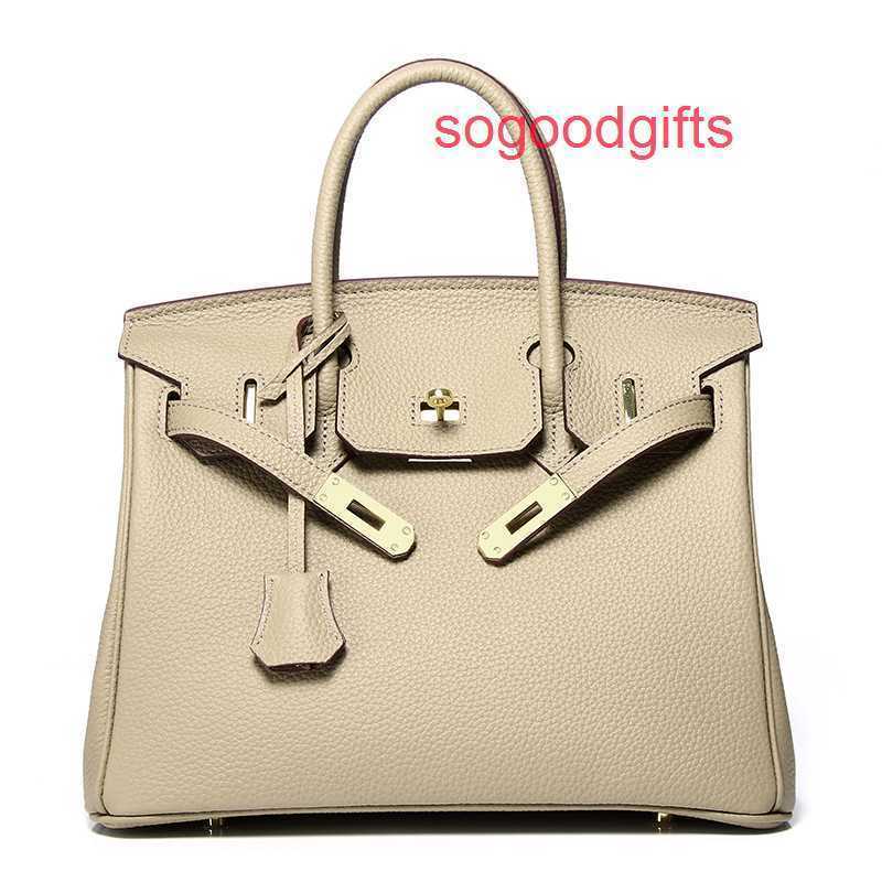 Designer Bags Herme Luxury Genuine Leather Women's Single Shoulder Handbags One shoulder cowhide Mini Bag Fashion Women', Black.
Designer Bags Herme Luxury Genuine Leather Women's Single Shoulder Handbags One shoulder cowhide Mini Bag Fashion Women', Black.