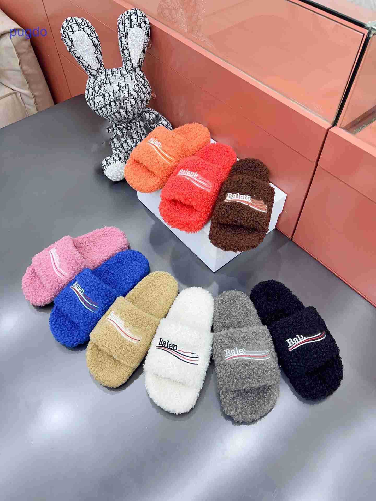 Designer Balencigas Winter Slippers online shop High version B family's new woolen slippers Women wear flat wi, Black
Designer Balencigas Winter Slippers online shop High version B family's new woolen slippers Women wear flat wi, Black