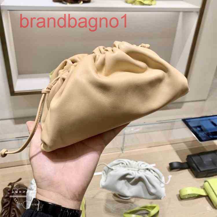 Bottegas Bags Venetas Designer Pouch Bag Luxury Women clutch Handbags Venetas Bottegas Domini Butterfly CTFC 566S, Nai cha se
Bottegas Bags Venetas Designer Pouch Bag Luxury Women clutch Handbags Venetas Bottegas Domini Butterfly CTFC 566S, Nai cha se